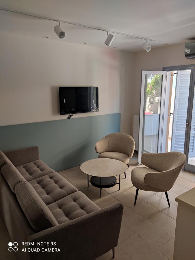 Blue Rose Luxury And Comfort Apartment At The Centre Of Preveza Exterior photo